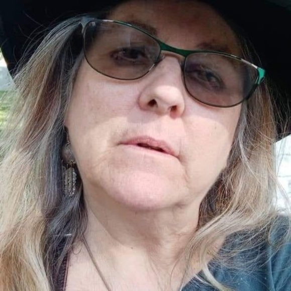 Meet your Posher, Helene - Picture 1 of 1